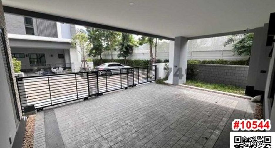 For rent 4 bedrooms condo in Wang Thonglang, Bangkok