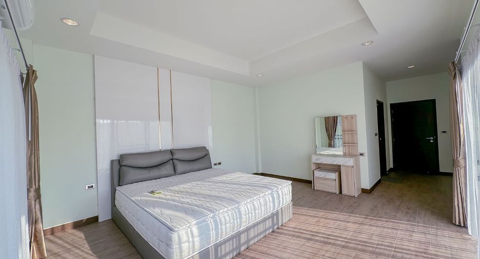 Haus zur Miete mit 3 Zimmer in Bang Lamung, Chonburi