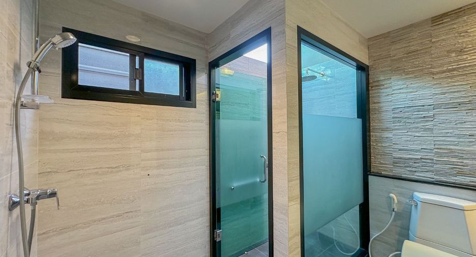 Haus zur Miete mit 3 Zimmer in Bang Lamung, Chonburi