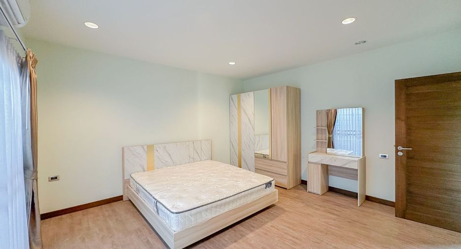 Haus zur Miete mit 3 Zimmer in Bang Lamung, Chonburi