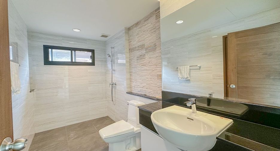 Haus zur Miete mit 3 Zimmer in Bang Lamung, Chonburi