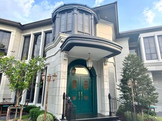Haus zum Kauf mit 5 Zimmer in Bang Kapi, Bangkok