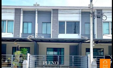 À vendre 3 chambres maison de ville à Khlong Luang, Pathum Thani