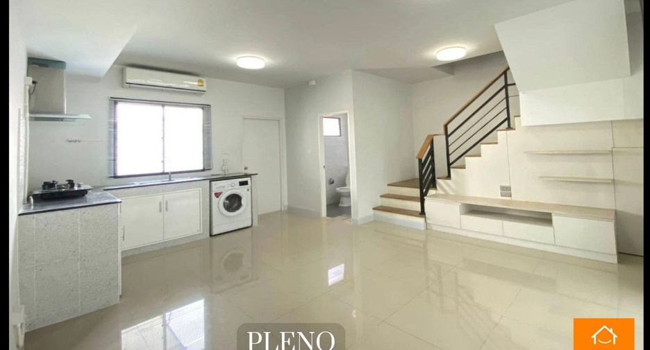 À vendre 3 chambres maison de ville à Khlong Luang, Pathum Thani
