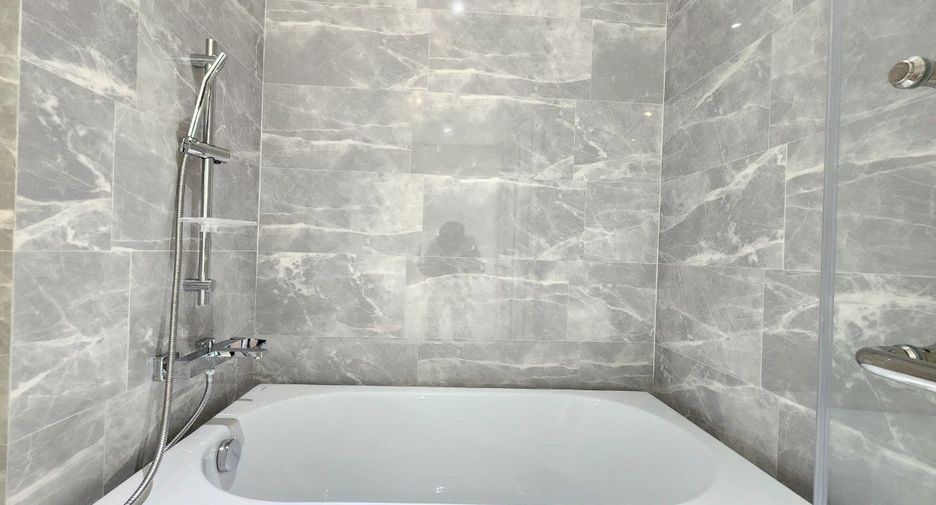 For rent 2 bedrooms apartment in Khlong Toei, Bangkok