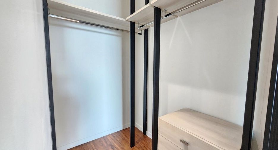 For rent 2 bedrooms apartment in Khlong Toei, Bangkok