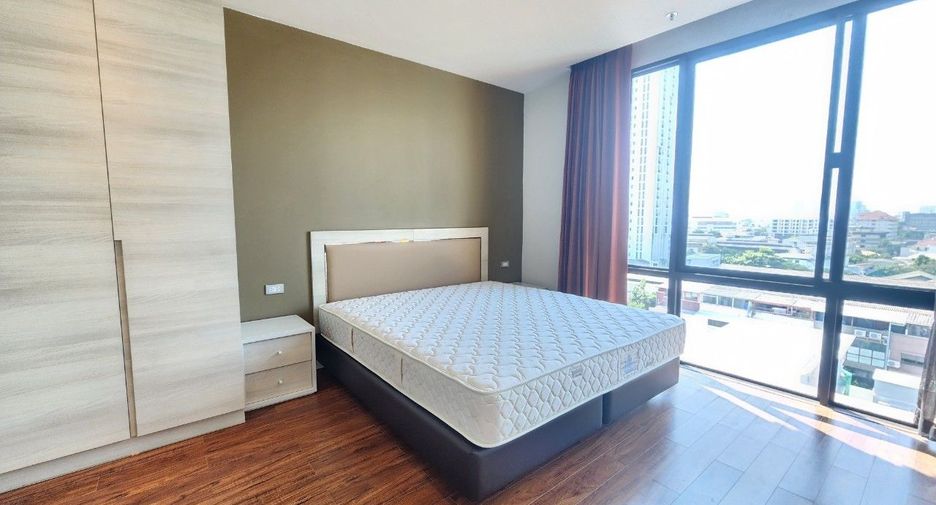 For rent 2 bedrooms apartment in Khlong Toei, Bangkok