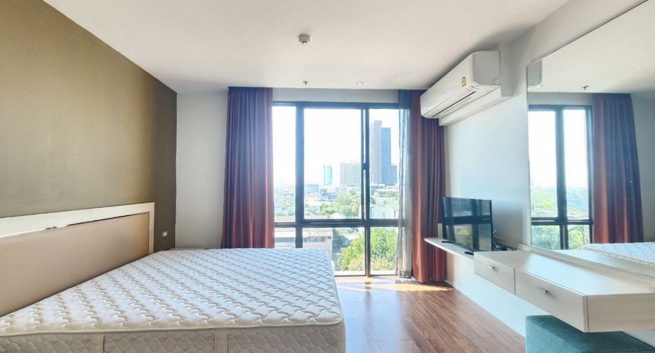 For rent 2 bedrooms apartment in Khlong Toei, Bangkok