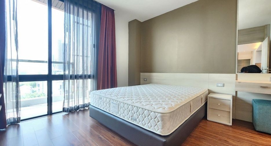 For rent 2 bedrooms apartment in Khlong Toei, Bangkok