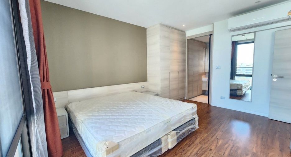 For rent 2 bedrooms apartment in Khlong Toei, Bangkok