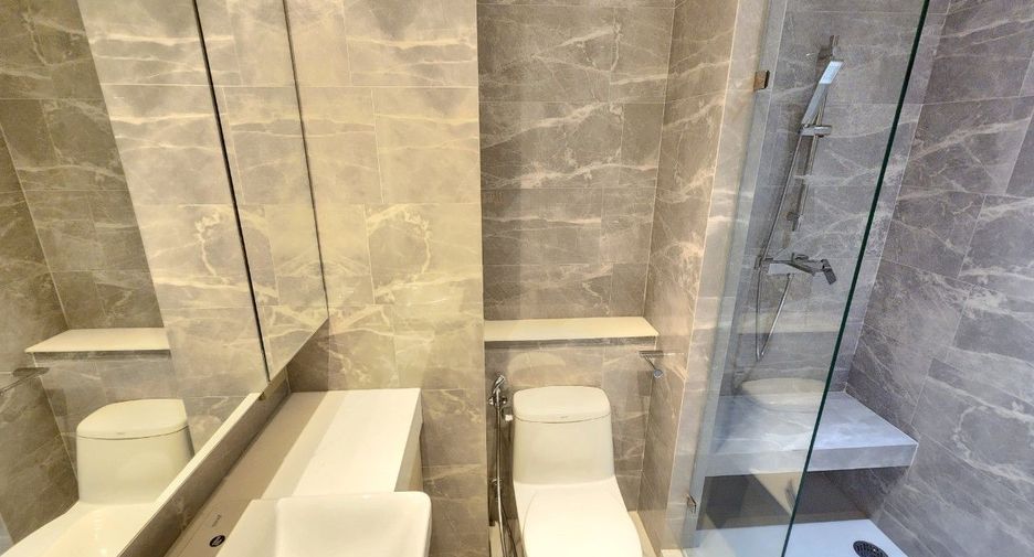 For rent 2 bedrooms apartment in Khlong Toei, Bangkok