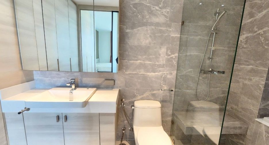 For rent 2 bedrooms apartment in Khlong Toei, Bangkok