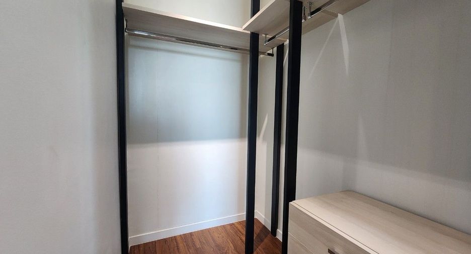 For rent 2 bedrooms apartment in Khlong Toei, Bangkok