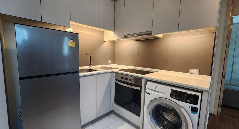 For rent 2 bedrooms apartment in Khlong Toei, Bangkok