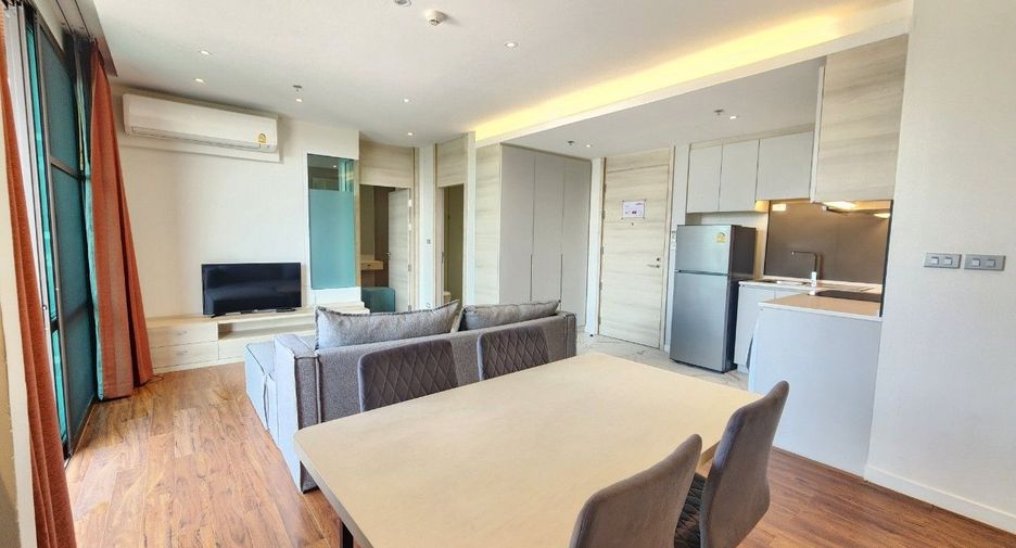 For rent 2 bedrooms apartment in Khlong Toei, Bangkok
