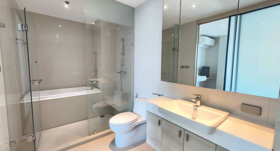 For rent 2 bedrooms apartment in Khlong Toei, Bangkok