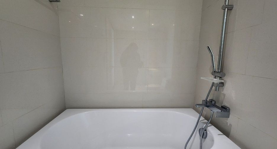 For rent 2 bedrooms apartment in Khlong Toei, Bangkok