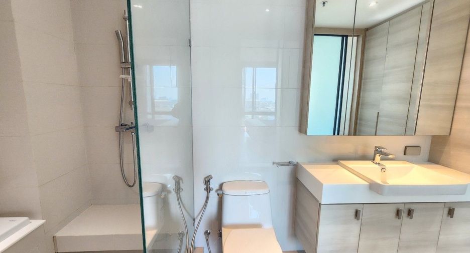 For rent 2 bedrooms apartment in Khlong Toei, Bangkok
