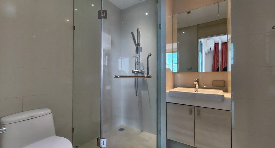 For rent 2 bedrooms apartment in Khlong Toei, Bangkok