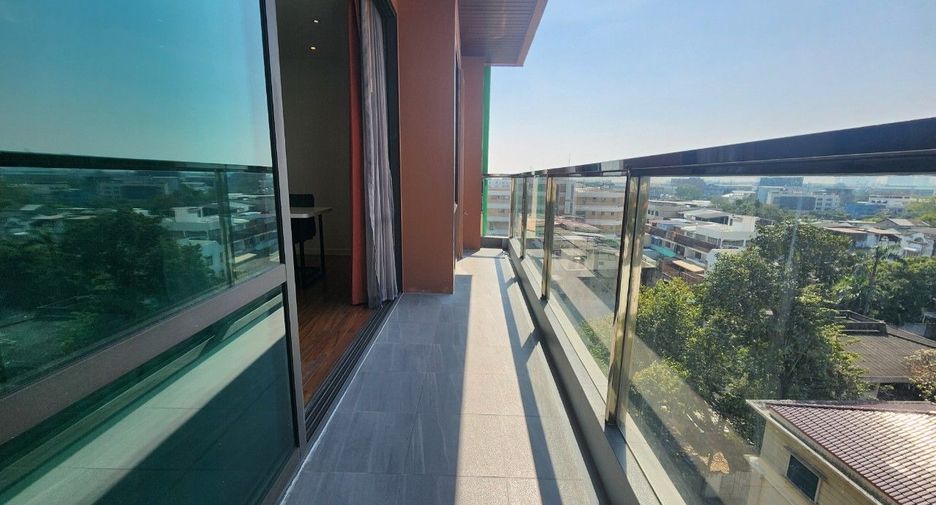 For rent 2 bedrooms apartment in Khlong Toei, Bangkok