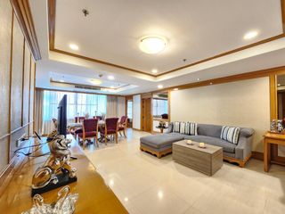 For rent 2 bedrooms apartment in Khlong Toei, Bangkok