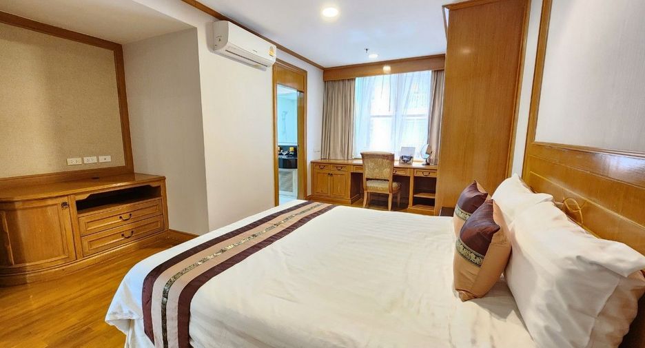 For rent 2 bedrooms apartment in Khlong Toei, Bangkok
