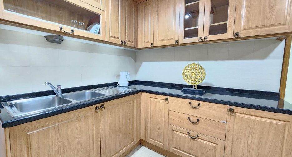 For rent 2 bedrooms apartment in Khlong Toei, Bangkok