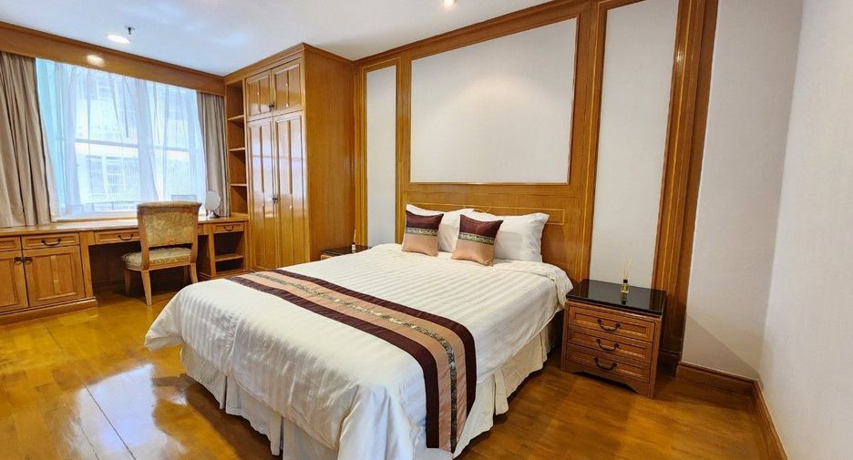For rent 2 bedrooms apartment in Khlong Toei, Bangkok