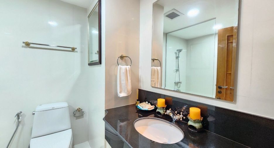 For rent 2 bedrooms apartment in Khlong Toei, Bangkok