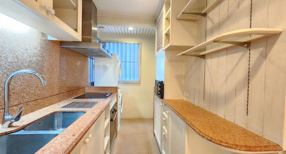 For rent 2 bedrooms apartment in Sathon, Bangkok