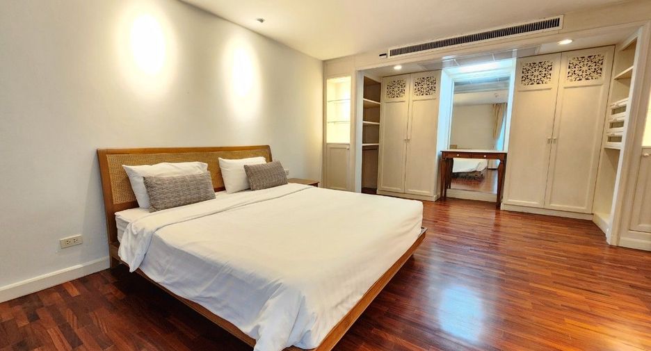 For rent 2 bedrooms apartment in Sathon, Bangkok