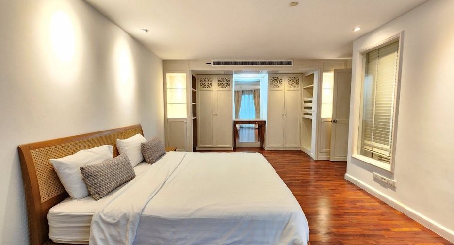 For rent 2 bedrooms apartment in Sathon, Bangkok