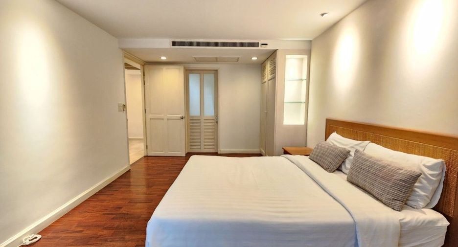 For rent 2 bedrooms apartment in Sathon, Bangkok