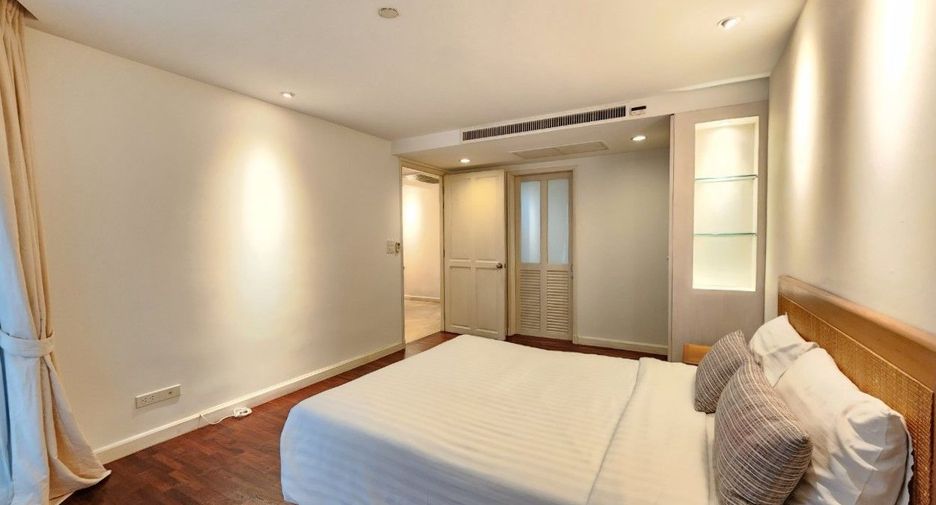 For rent 2 bedrooms apartment in Sathon, Bangkok