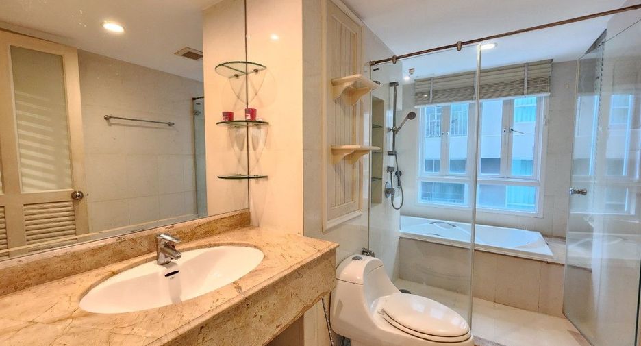 For rent 2 bedrooms apartment in Sathon, Bangkok