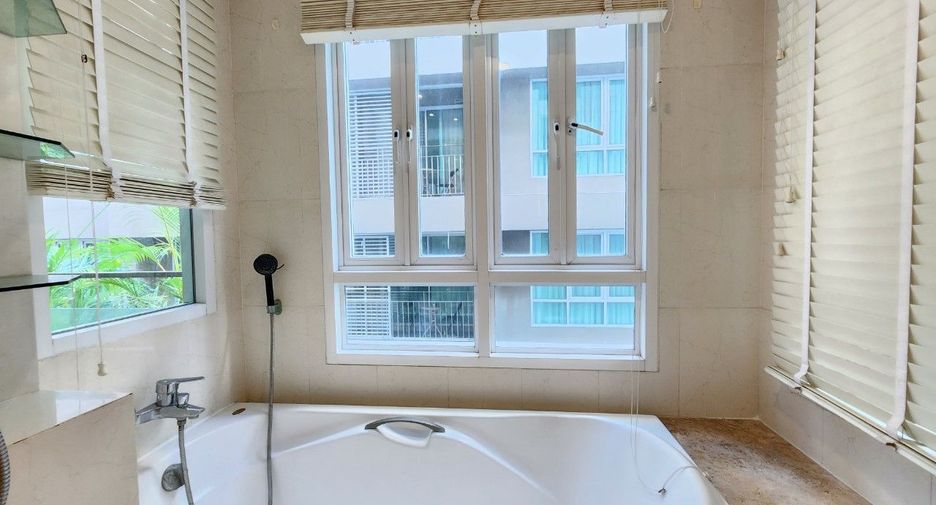 For rent 2 bedrooms apartment in Sathon, Bangkok