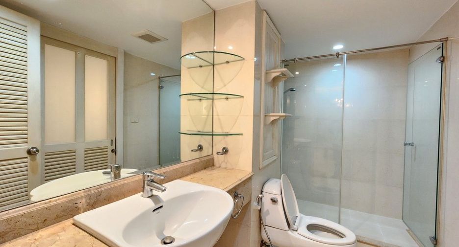 For rent 2 bedrooms apartment in Sathon, Bangkok