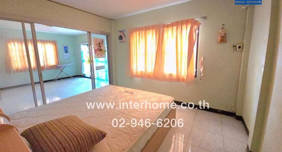 For sale 5 bed house in Pak Kret, Nonthaburi