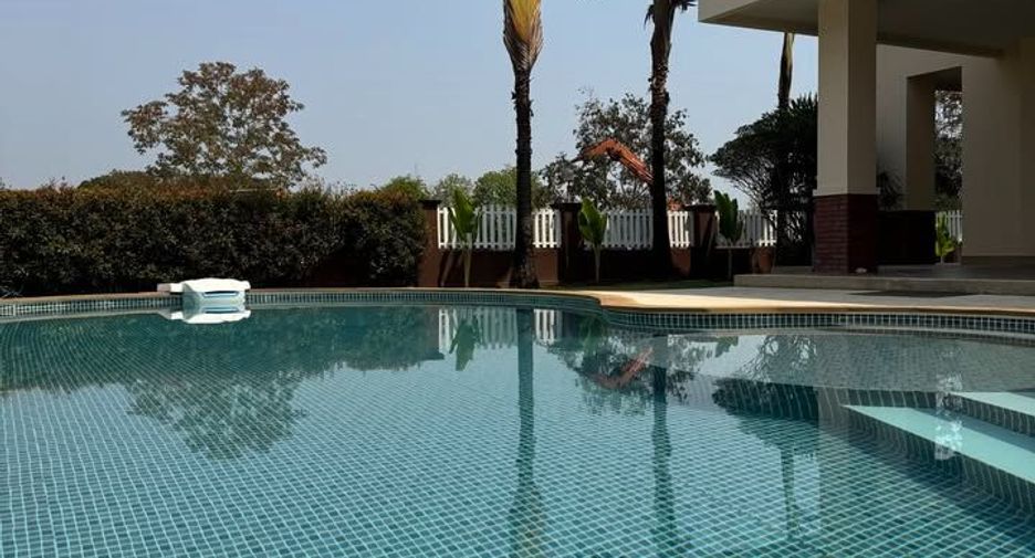 For rent 4 bedrooms villa in Hang Dong, Chiang Mai