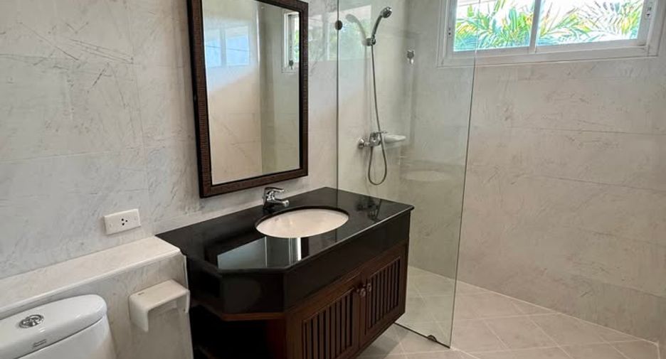 For rent 4 bedrooms villa in Hang Dong, Chiang Mai