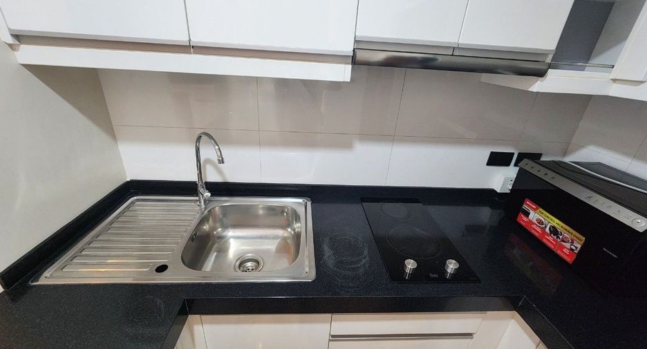 À louer 1 chambre appartement avec services à Khlong Toei, Bangkok