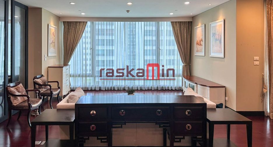 Wohnung zur Miete mit 3 Zimmer in Pathum Wan, Bangkok
