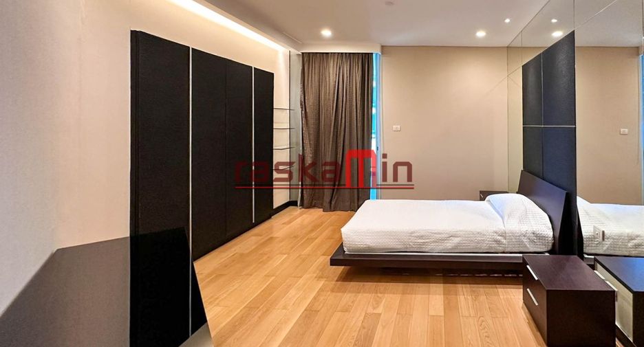 Wohnung zur Miete mit 3 Zimmer in Pathum Wan, Bangkok