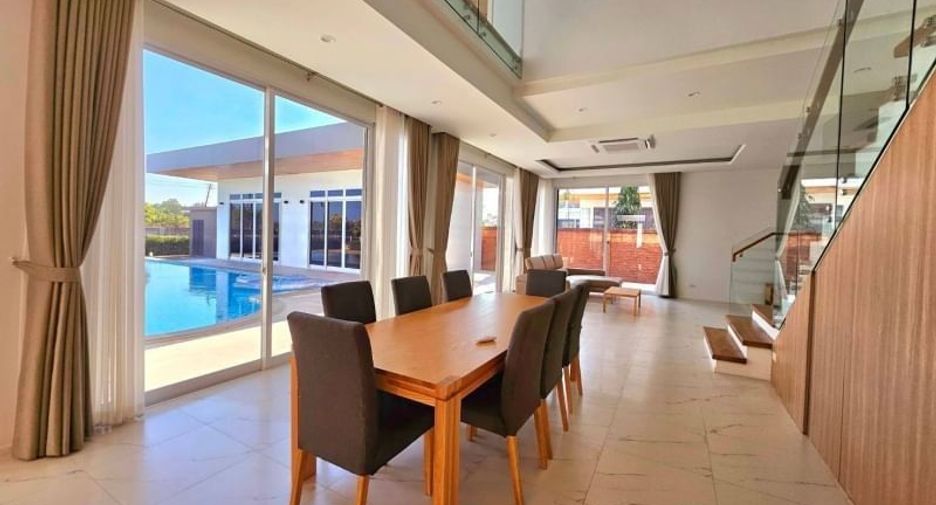 For rent 6 bedrooms house in San Kamphaeng, Chiang Mai