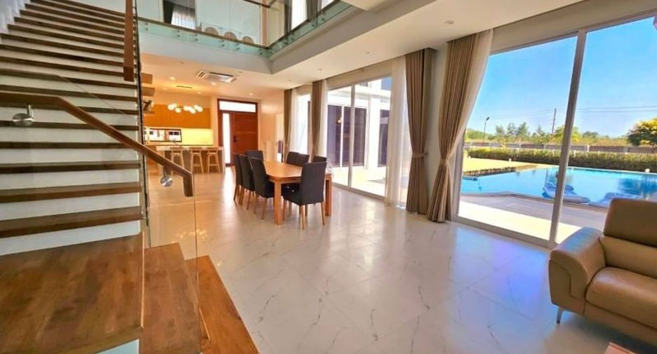 For rent 6 bedrooms house in San Kamphaeng, Chiang Mai