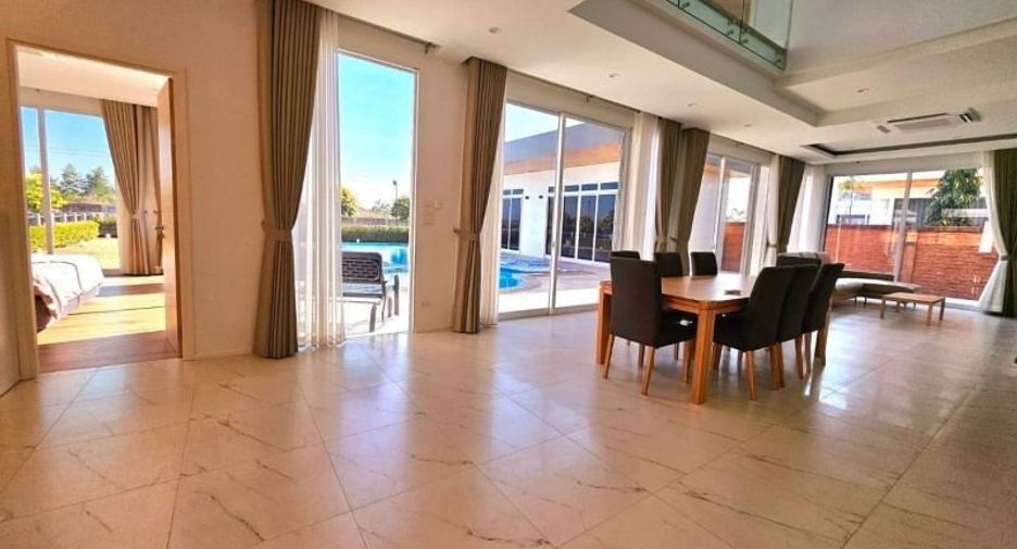 For rent 6 bedrooms house in San Kamphaeng, Chiang Mai