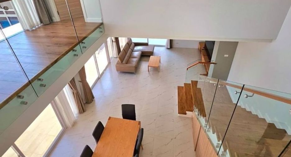 For rent 6 bedrooms house in San Kamphaeng, Chiang Mai