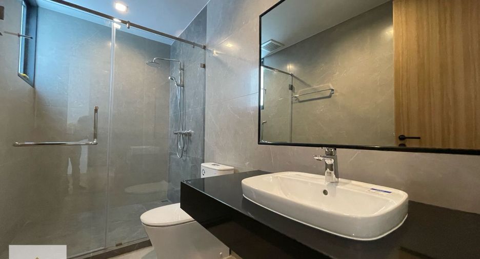 For rent 2 bedrooms apartment in Khlong Toei, Bangkok