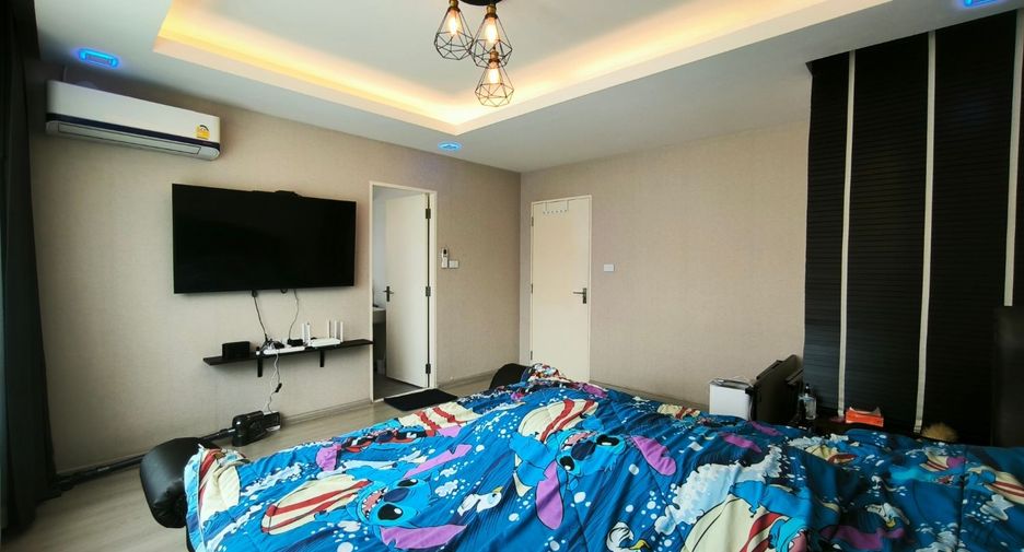 For sale 3 bedrooms townhouse in Mueang Samut Prakan, Samut Prakan