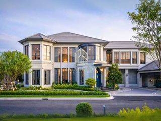 Casa en alquiler y en venta de 5 habitaciones en Bang Kapi, Bangkok